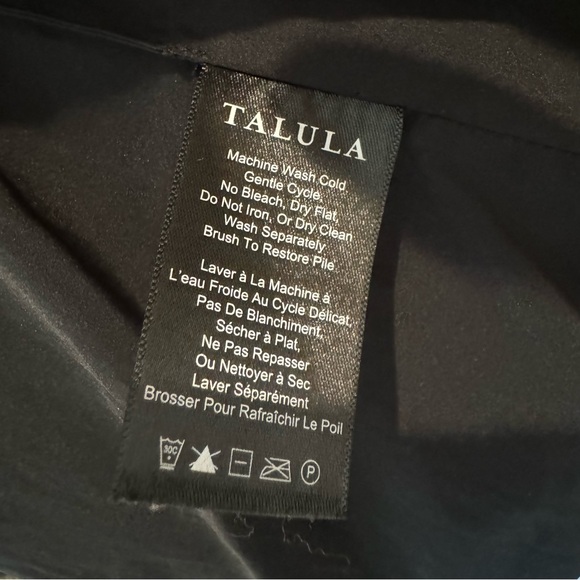 Aritzia Talula Faux Fur Vest - Picture 6 of 6